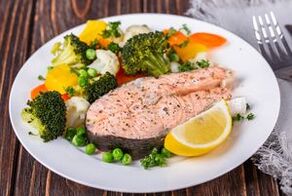 Japanese diet dish nga adunay maniwang nga isda