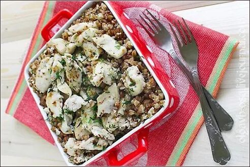 Buckwheat nga adunay manok